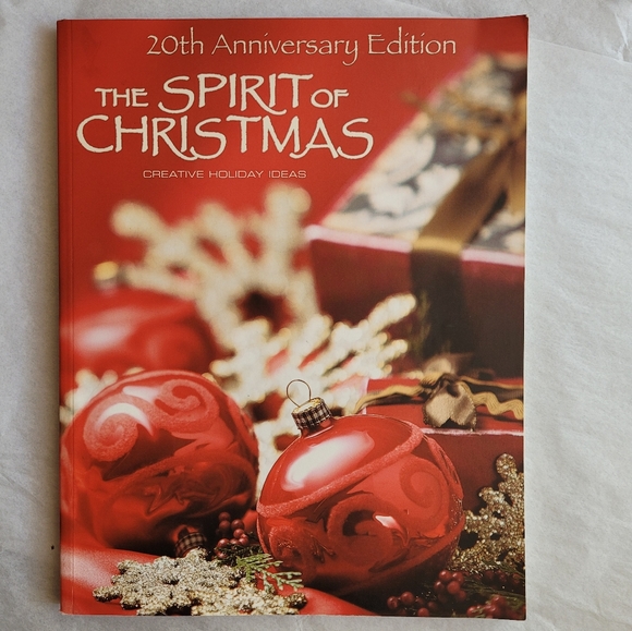 The Spirit of Christmas 20th Anniversary Edition by Leisure Arts - Picture 1 of 6
